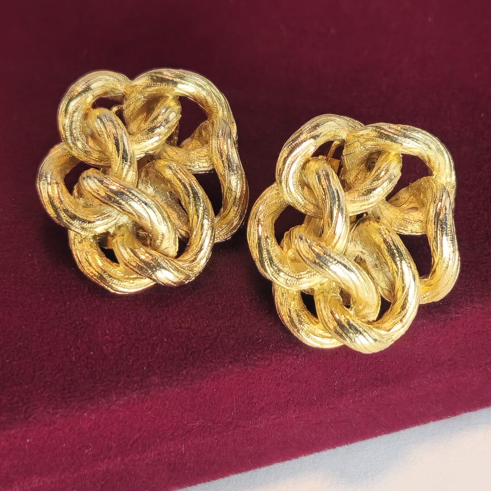 Vintage Star Gold Tone Textured Love Knot Clip On Statement Earrings Studs